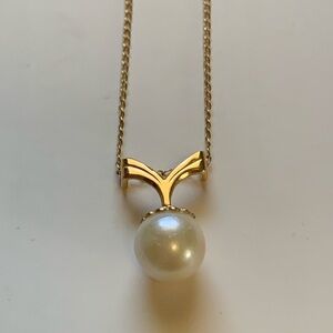14 Kt Gold Pearl Pendant Necklace - Elegant Women's Jewelry. Beautiful 🤩